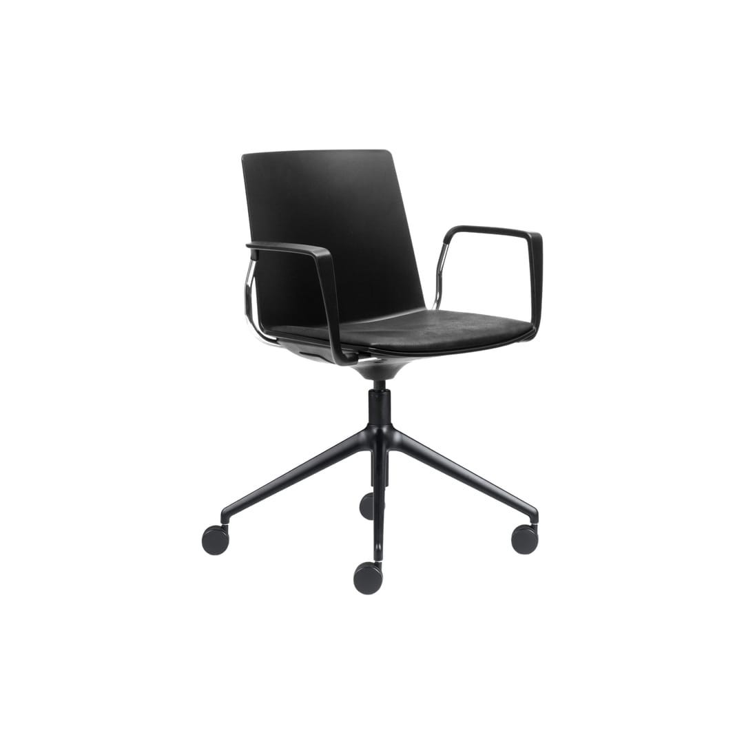 Jubel Castors Italian-4 Black Black Shell Seat Pad Arms